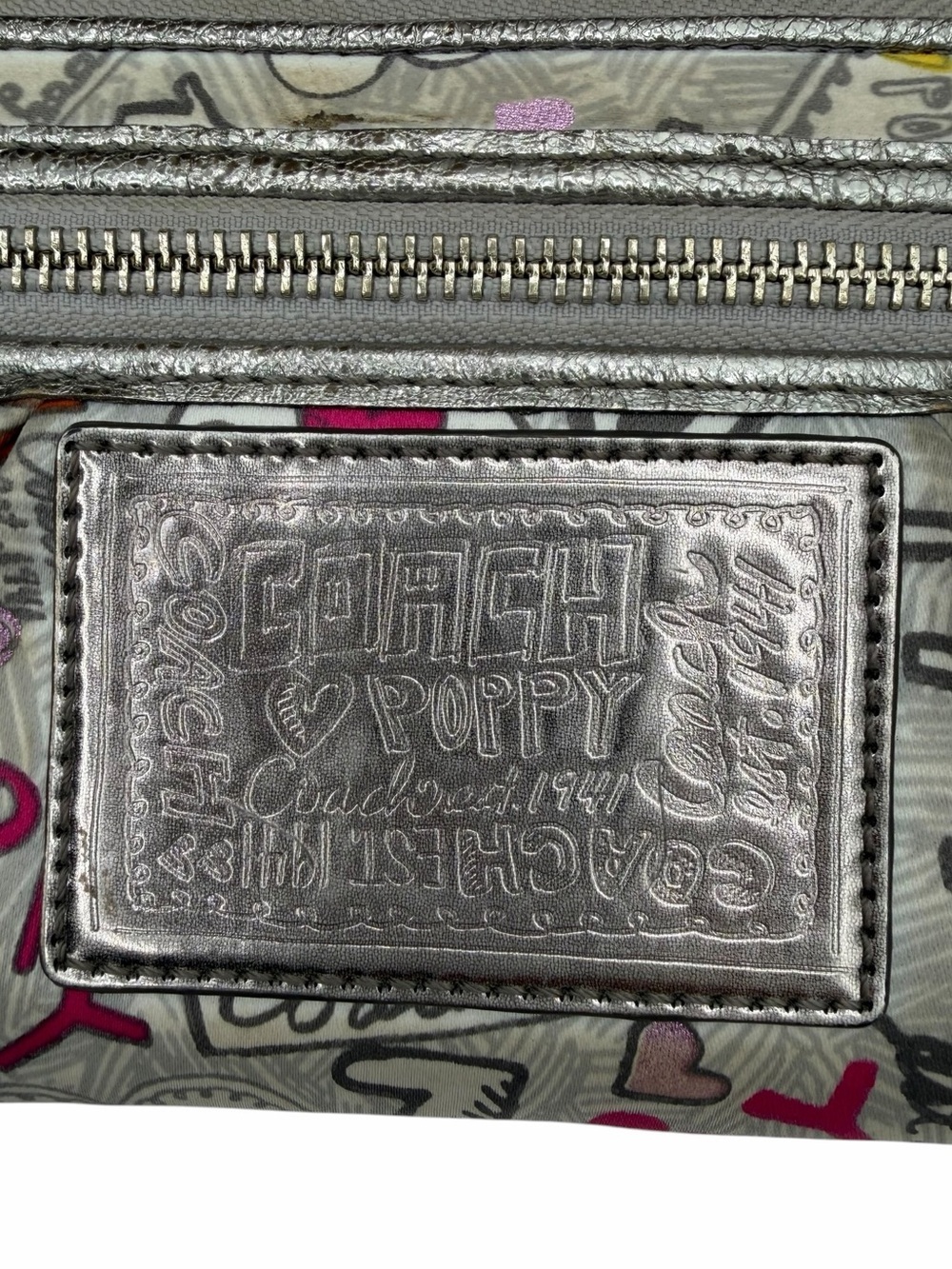 Coach Poppy Graffiti Zip Around Wallet Wristlet Silver Metallic - Picture 2 of 13